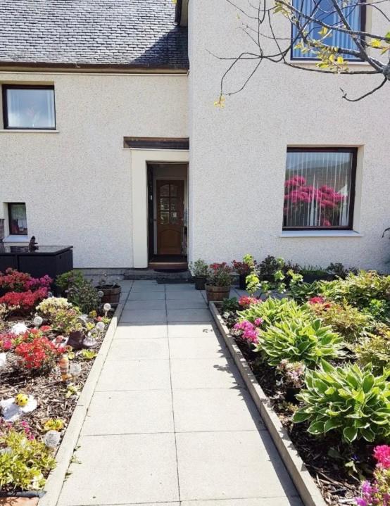 Nevis Rooms - Self Check In With Free Onsite Parking Inverlochy Екстериор снимка